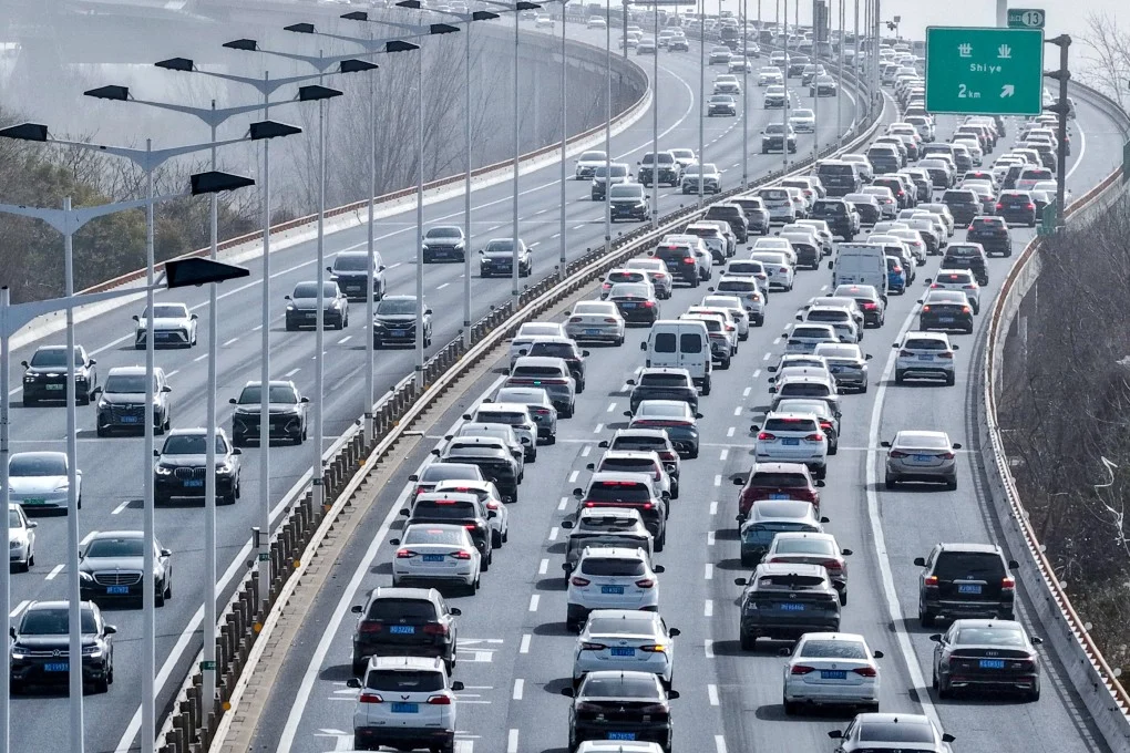 Neuer Elektrolyt verbessert Elektroautobatterien