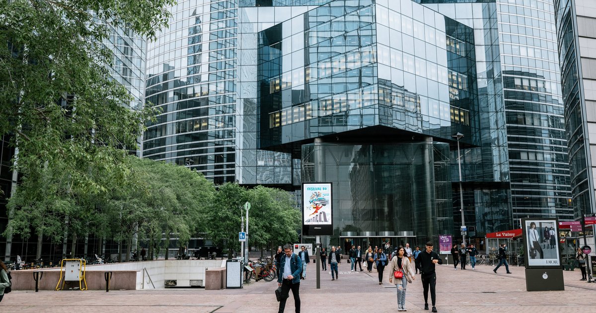 France Investigates Possible Iran Link in Bomb Attack