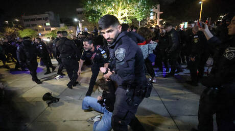 استطلاع يظهر عدم رضا 66% من الإسرائيليين عن نتنياهو