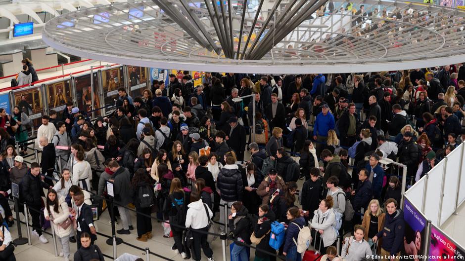 Crise de fermeture du gouvernement américain et impact sur les aéroports