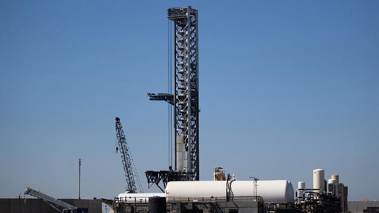 SpaceX delays Starship test flight to May 2024