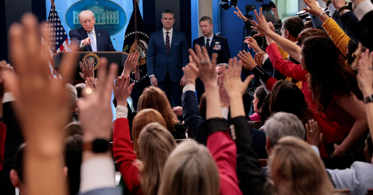 ترامب يعلن عن محادثات سرية لحل أزمة إيران