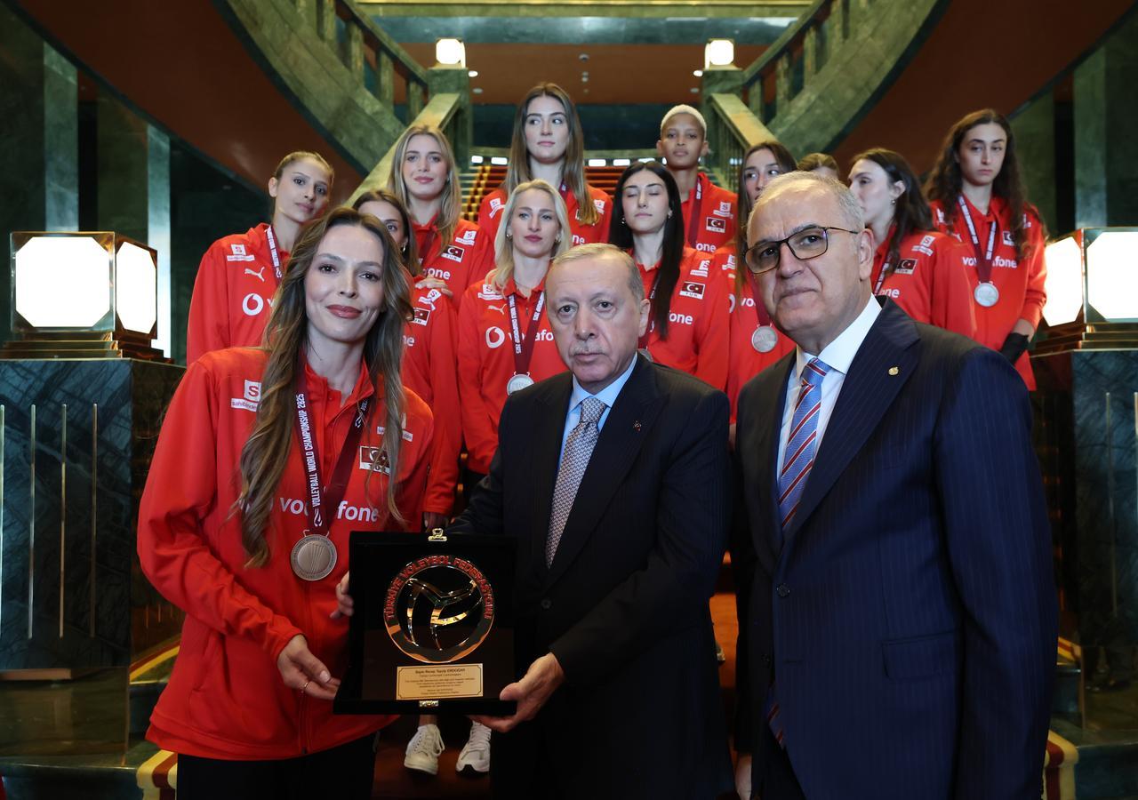 Iran redoute l'influence d'Erdogan après sa victoire