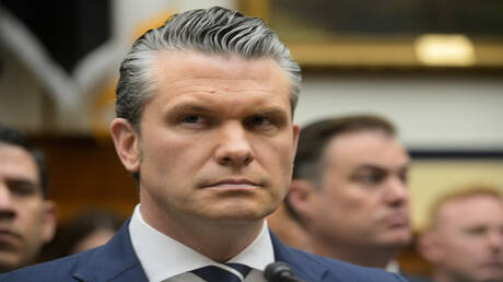 قصف مدرسة في إيران: وزير الحرب الأمريكي يصف الحادث بالمؤسف