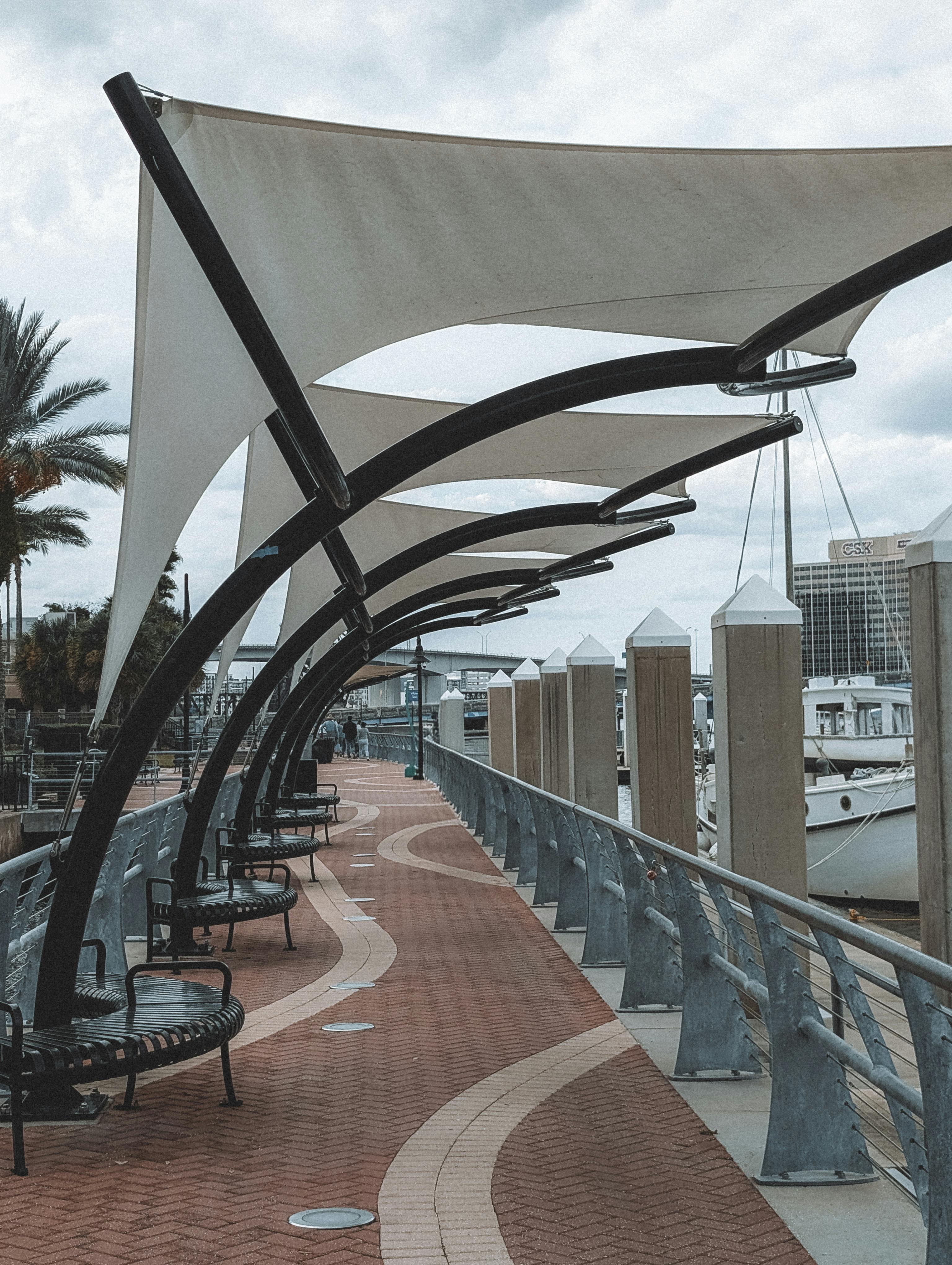 إنشاء ممشى ساحلي متكامل بين مارينا 7 ومارينا 5