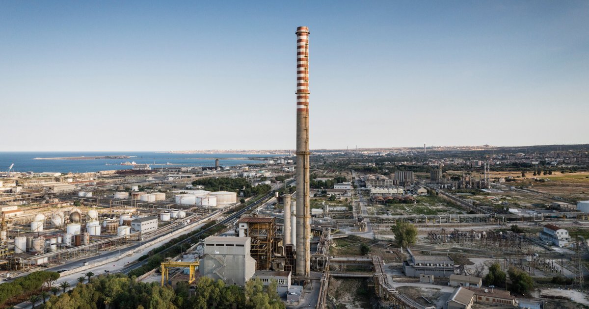 OPEC+ Discusses Oil Production Increase Amid Iranian War