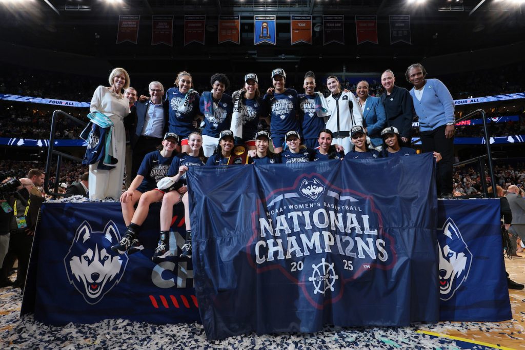 عودة فريق يوتا للمنافسة على اللقب في كرة السلة الجامعية