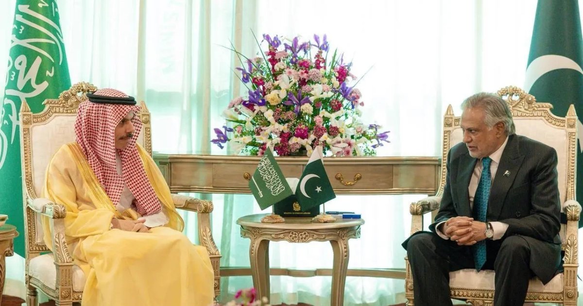 Saudi and Pakistan Foreign Ministers Discuss Regional Issues