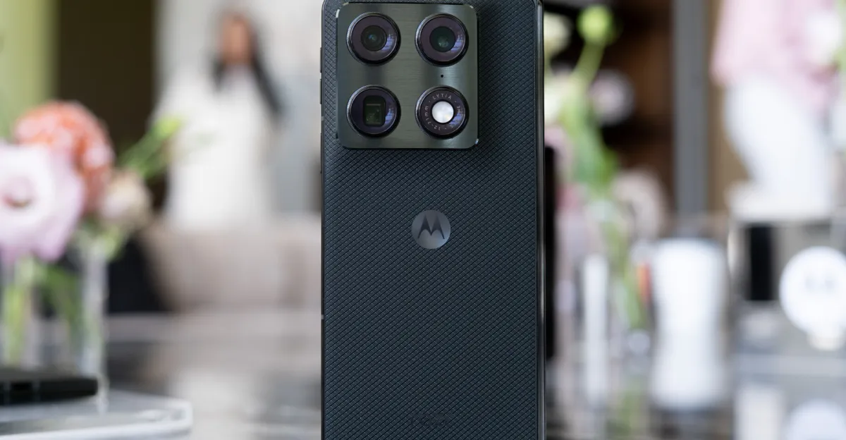 موتورولا تكشف عن سعر Razr Fold الجديد