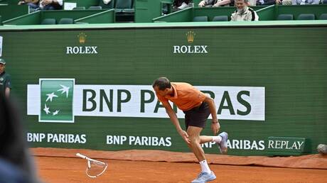 مدفيديف يتعرض لهزيمة مفاجئة في مونتي كارلو