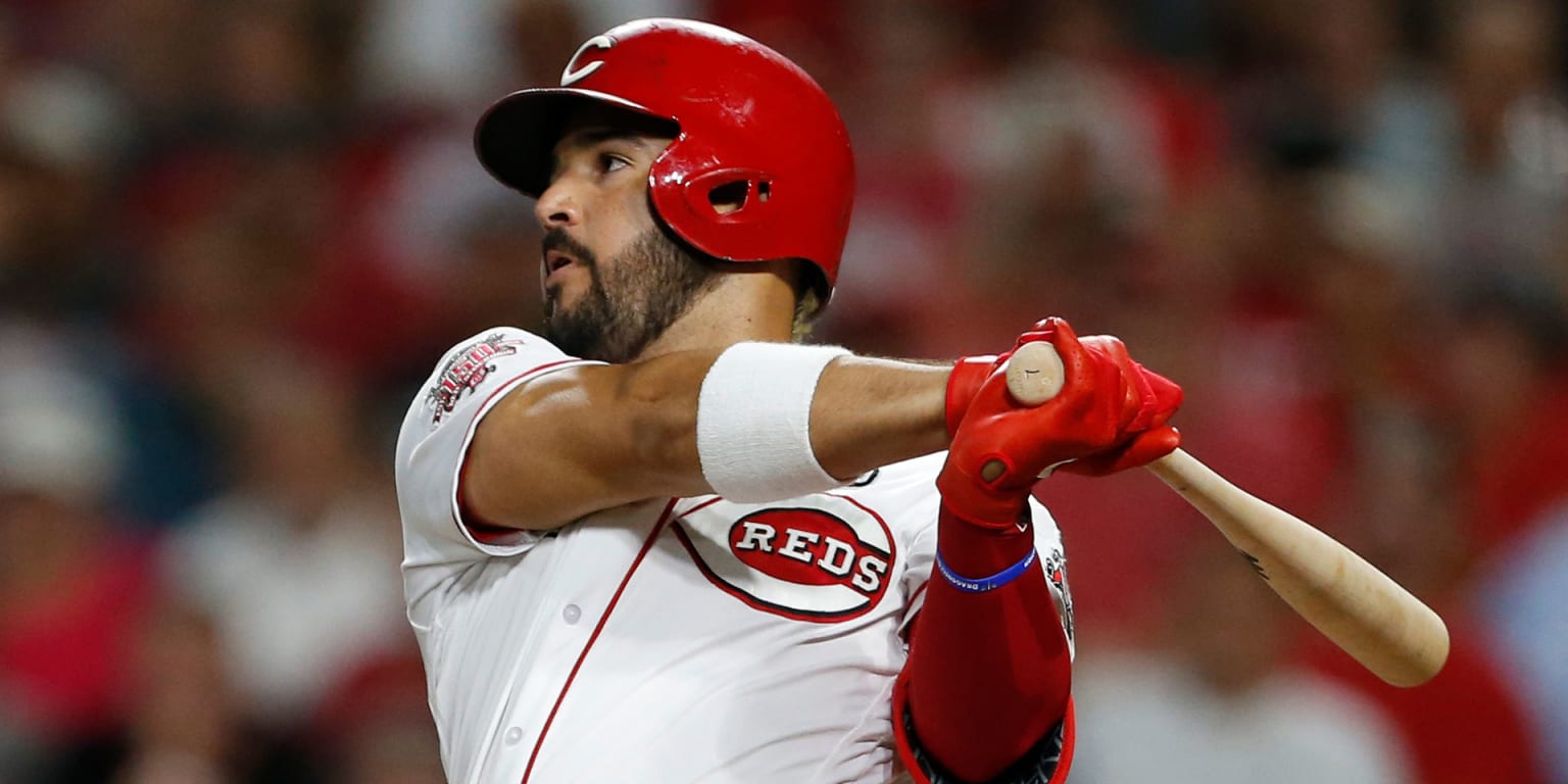 إصابة سواريز تضع ريدز في موقف صعب