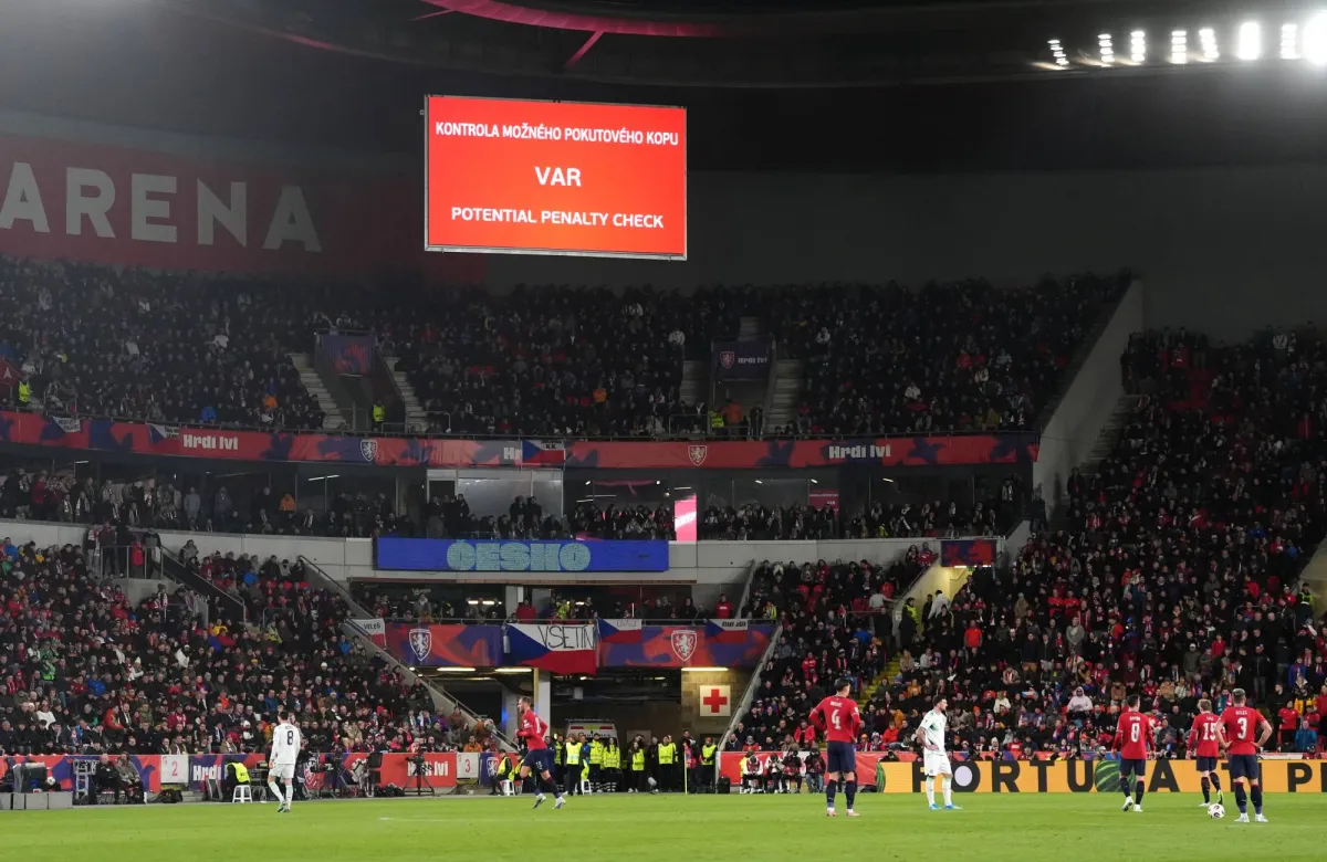 Sondage : 75% des fans de la Premier League rejettent la VAR