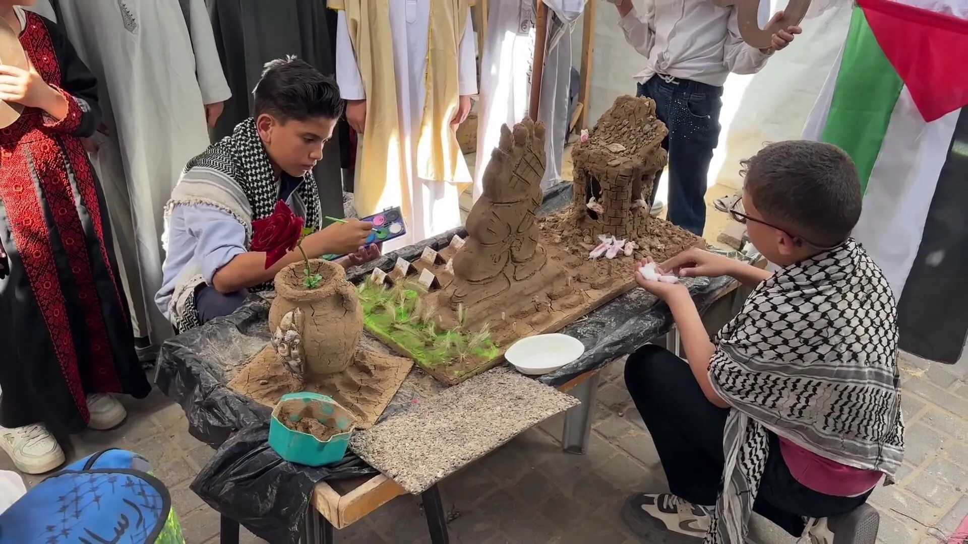 أطفال غزة يستحضرون ذكريات النكبة بمشاعرهم