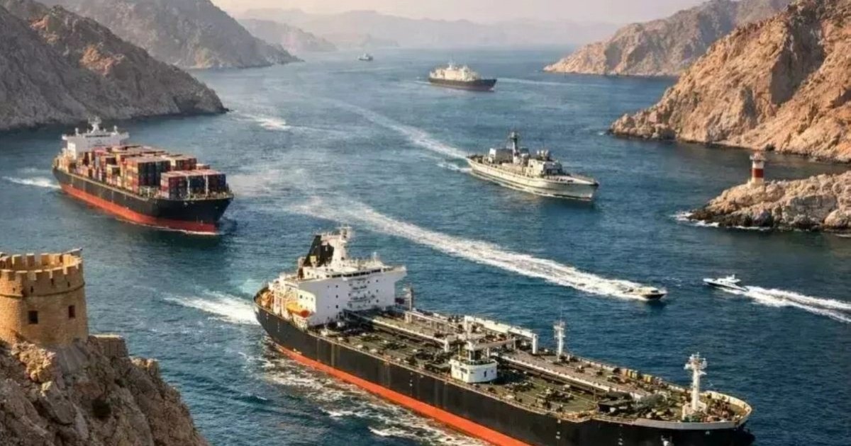 إيران تفرض رسومًا على السفن في مضيق هرمز