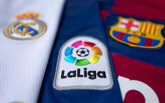 الكلاسيكو: برشلونة وريال مدريد في صراع حسم اللقب