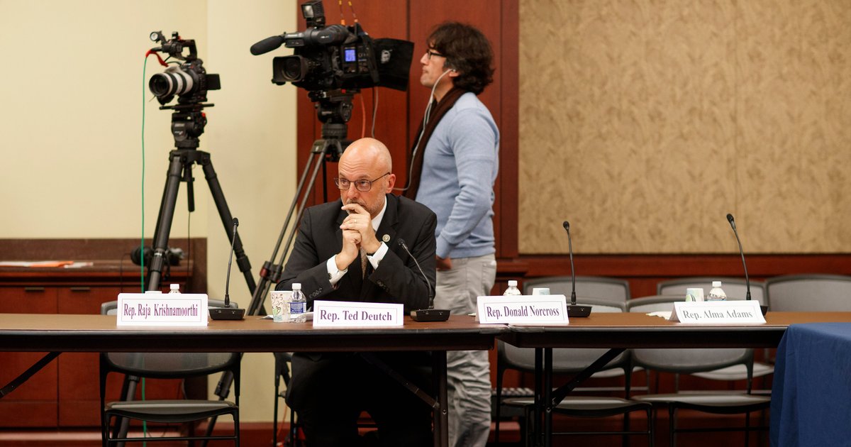 سوء معاملة طفل مهاجر في مراكز الاحتجاز الأمريكية