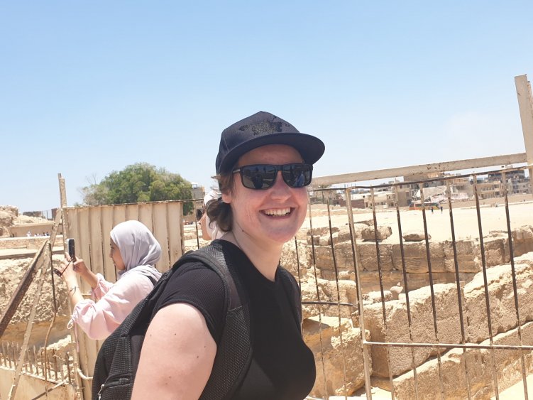 القانون المصري يتيح إقامة المرأة بمفردها في الفنادق