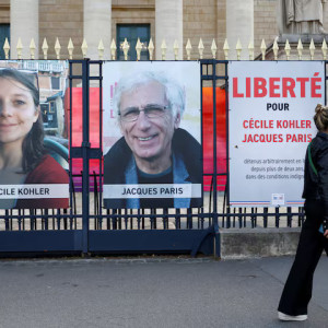 إيران تطلق سراح فرنسيين في خطوة دبلوماسية