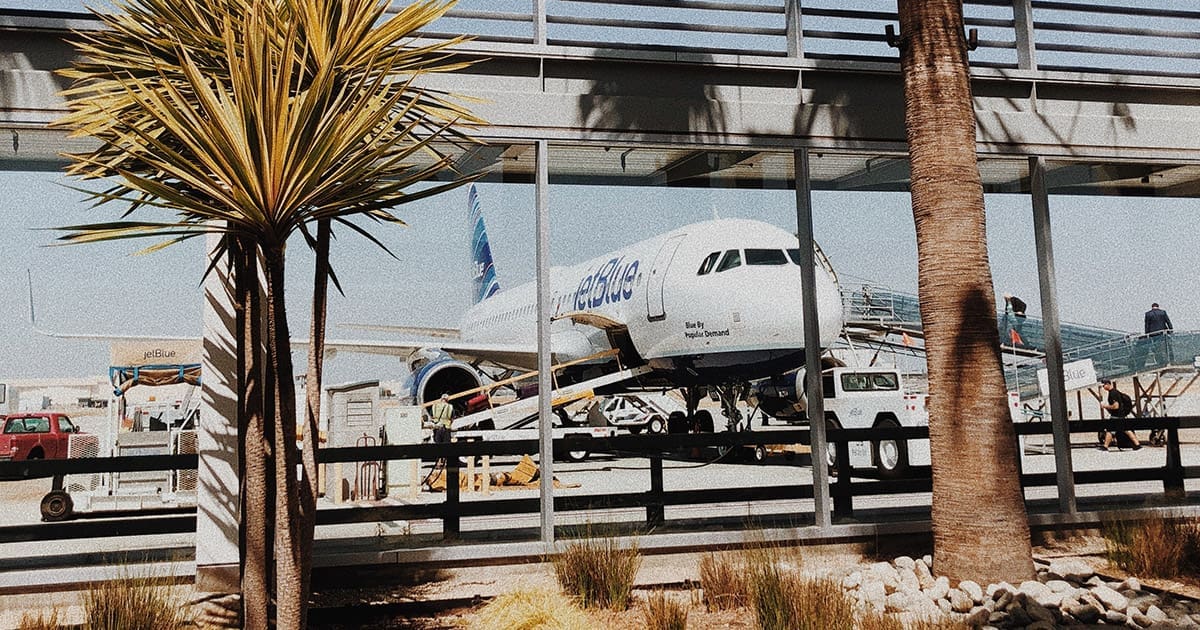 زيادة رسوم الأمتعة على طائرات جيت بلو