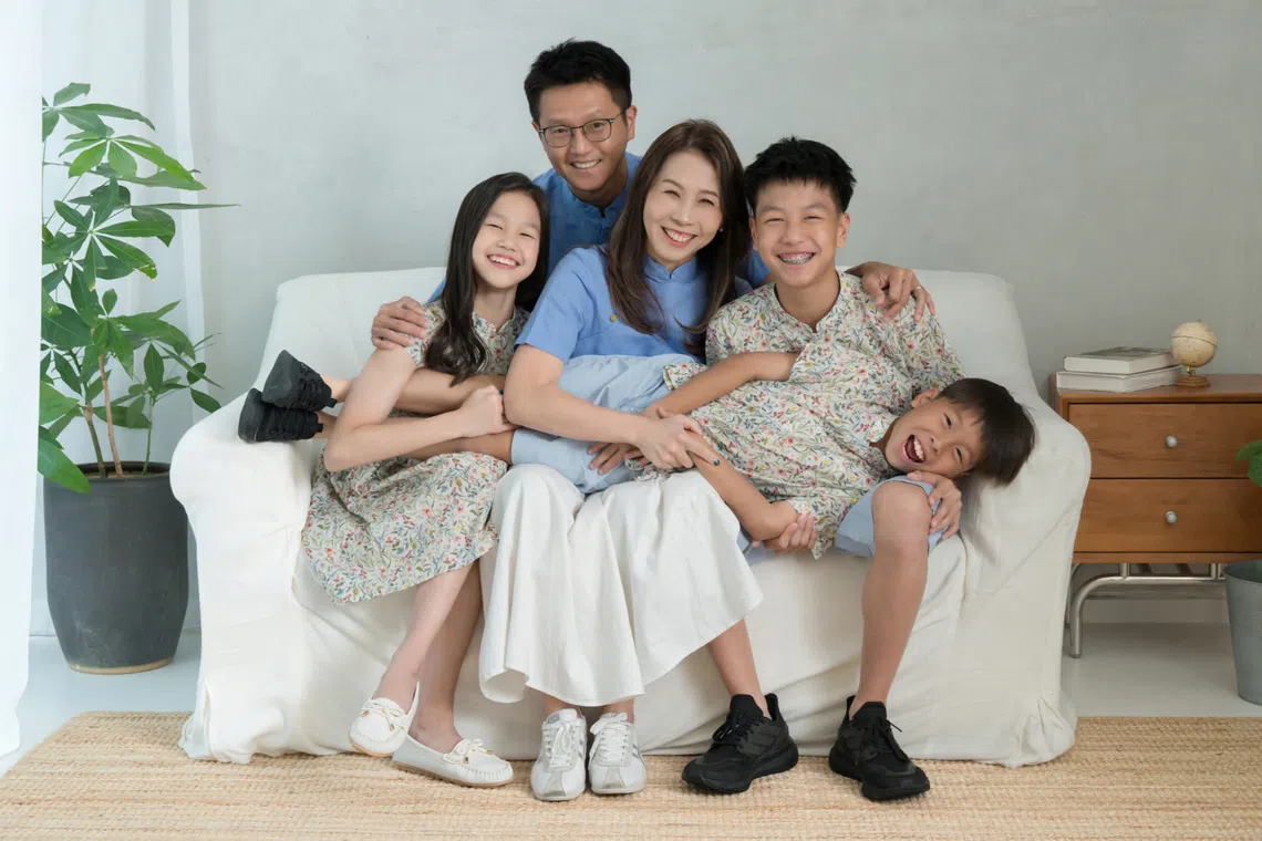 تربية الأطفال من خلال كرة القدم: تجربة عائلة سنغافورية