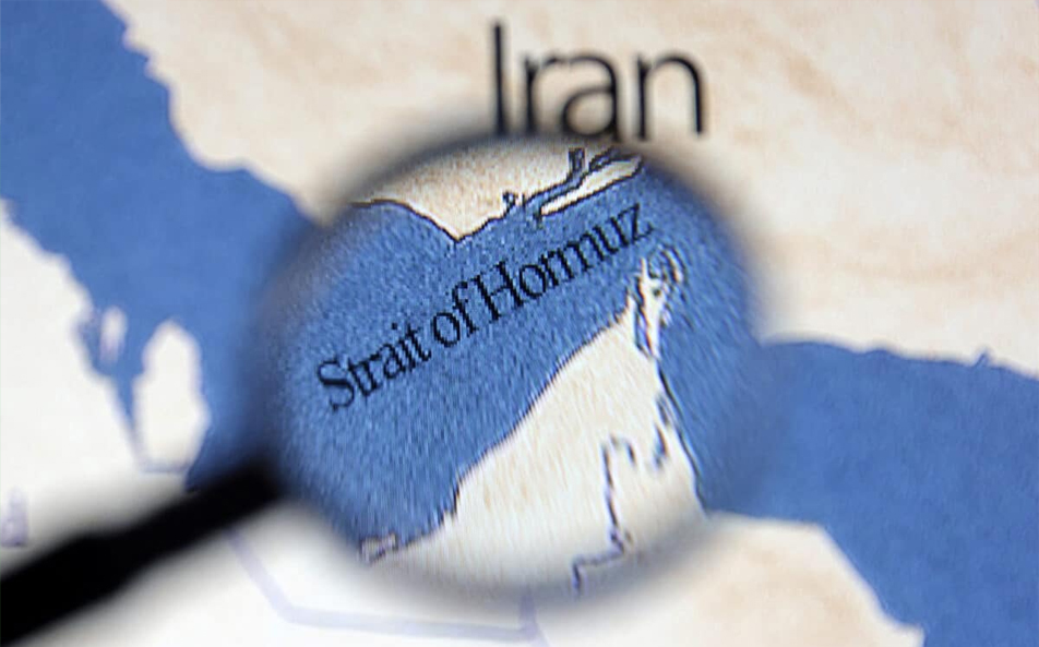 إيران توافق على مرور آمن عبر مضيق هرمز