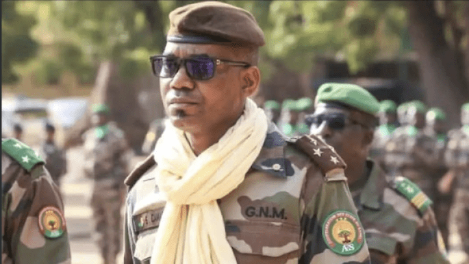 مقتل وزير الدفاع المالي في هجوم مسلح