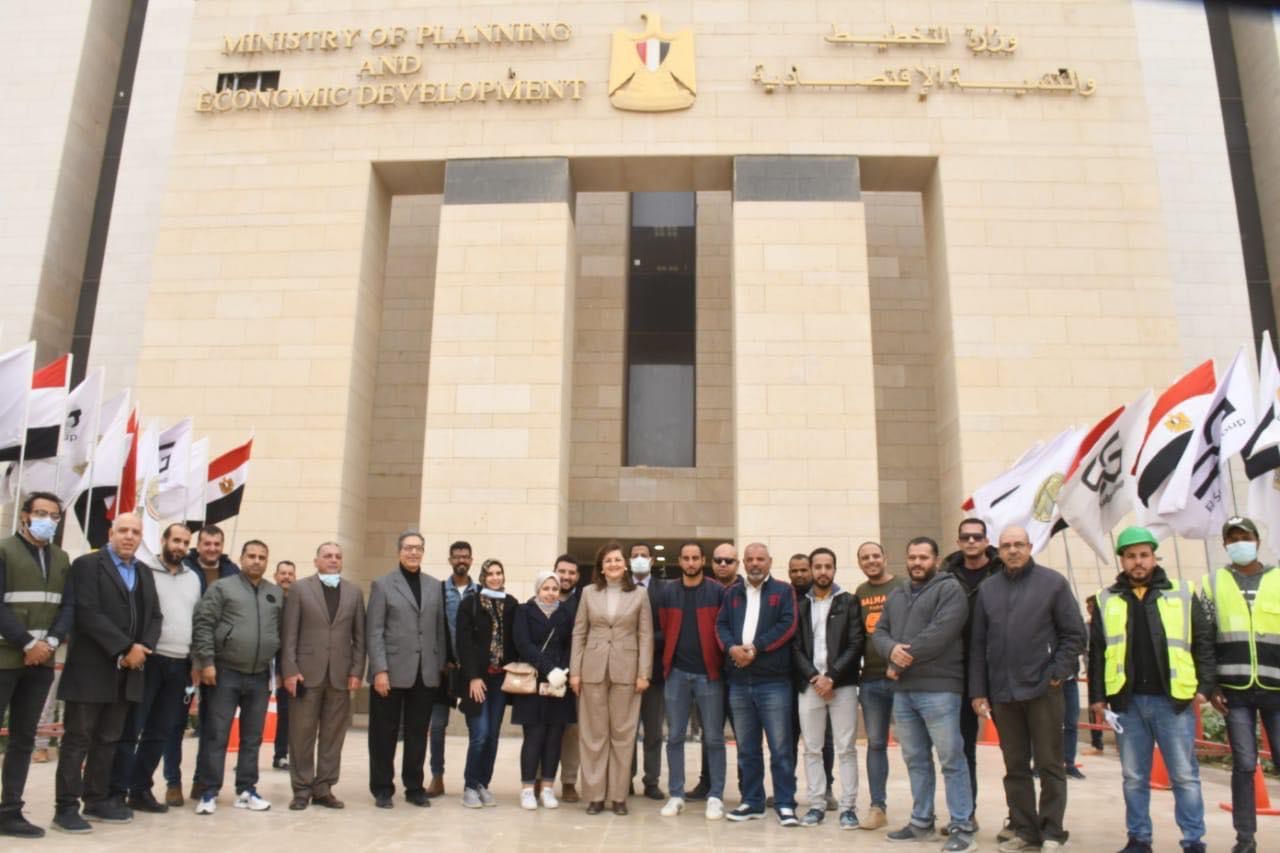 تعيين فاكت مستشارًا ماليًا للمصرية لنظم التعليم