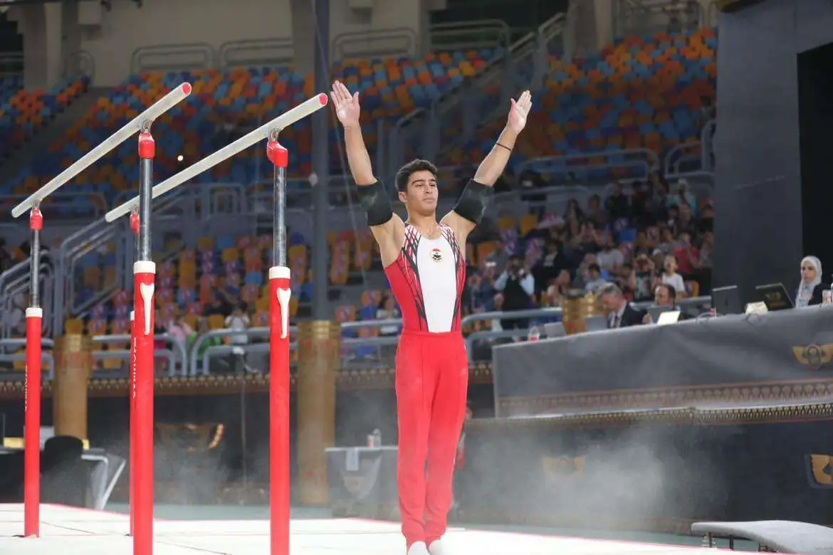 محمد منتصر عفيفي يحصد فضية المتوازي في بطولة العالم