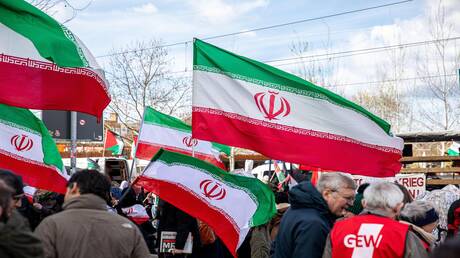 سفارة إيران تسخر من ترامب بشأن مضيق هرمز