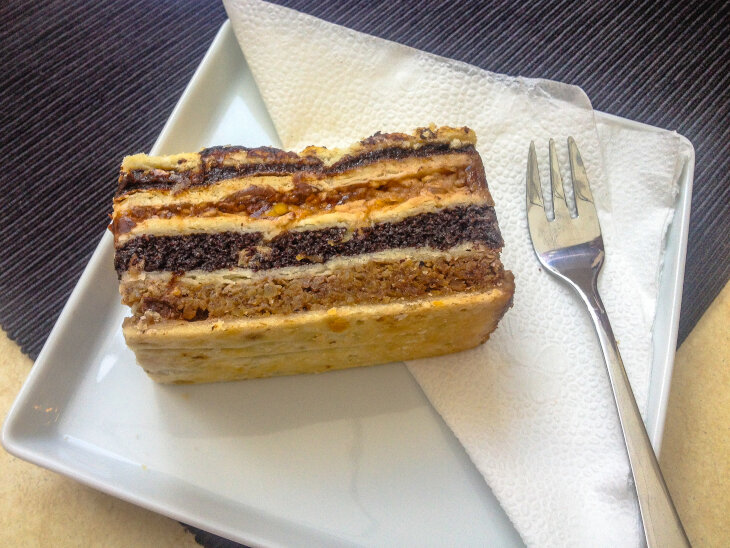 كيكة فلودني: تاريخ وثقافة في كل طبقة