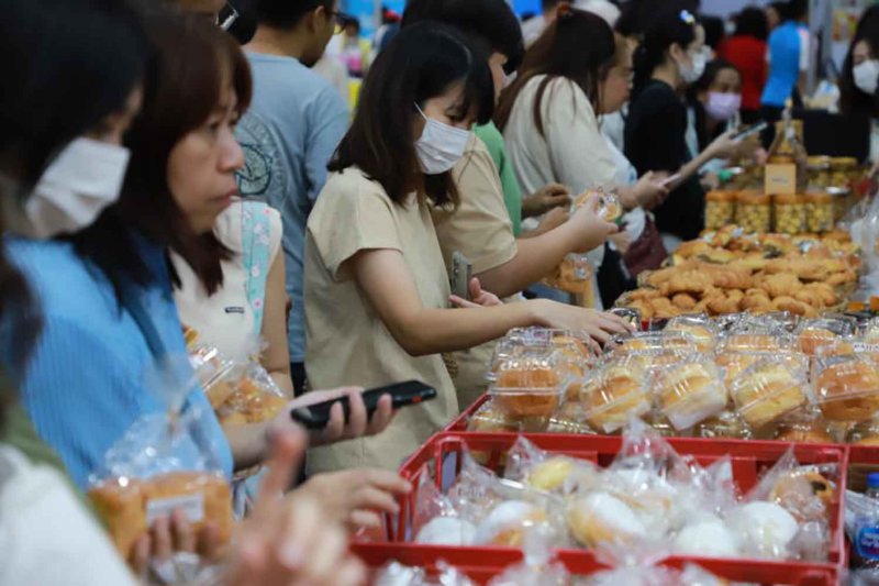 ارتفاع التضخم في أبريل وتأثيره على ثقة المستهلكين