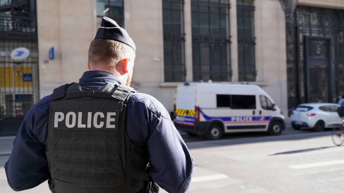 Arrest Additional Suspects in Paris Bank Bombing Attempt