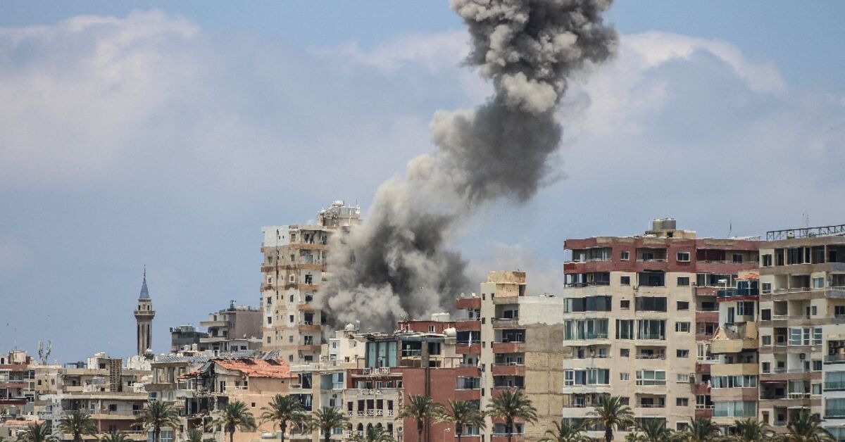 غارات إسرائيلية على صور اللبنانية تسفر عن 11 قتيلاً