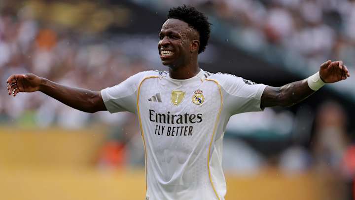 فينيسيوس جونيور يعلن عن تجديد عقده مع ريال مدريد