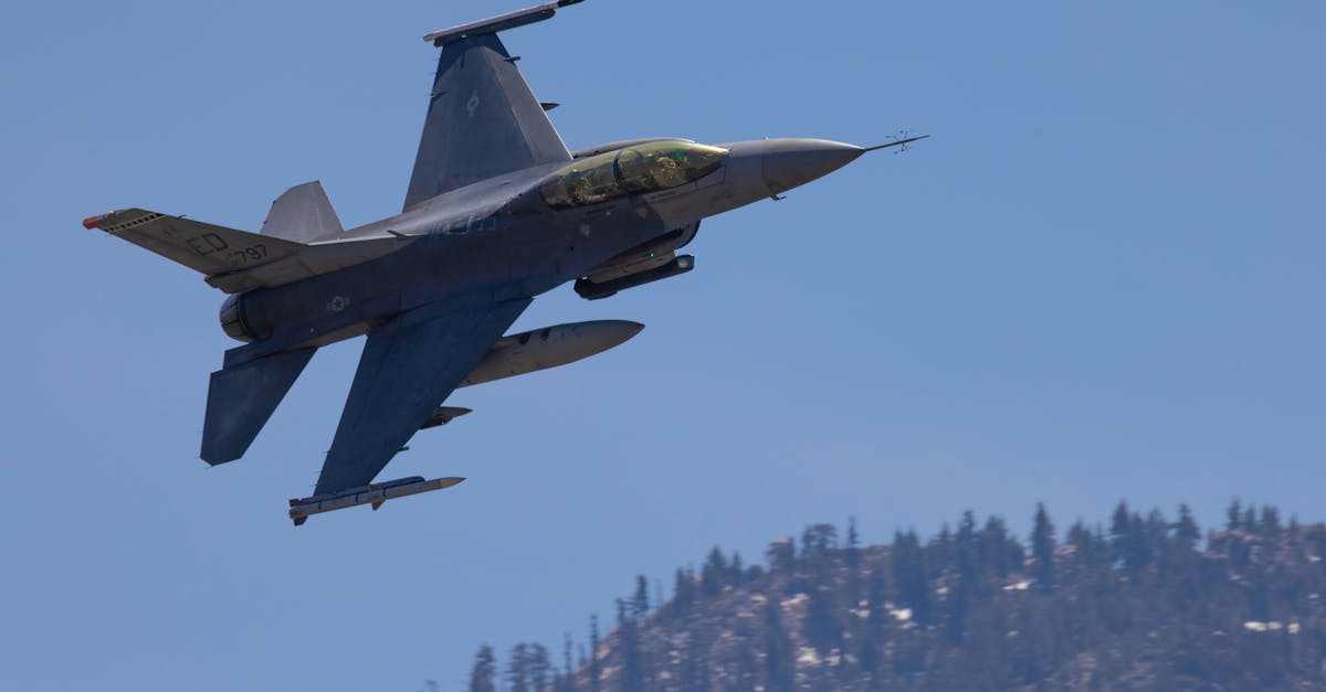 الإمارات تتصدى لهجمات إيرانية بالصواريخ والمسيّرات