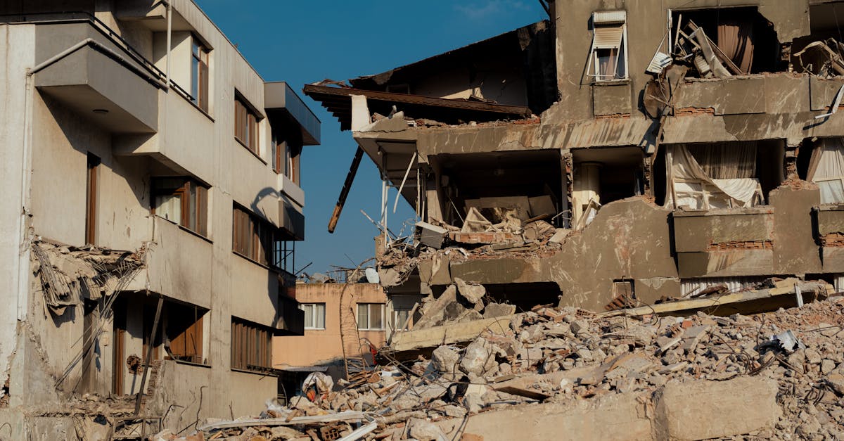 أضرار انزلاق أرضي في إندونيسيا وتأثيره على التعليم