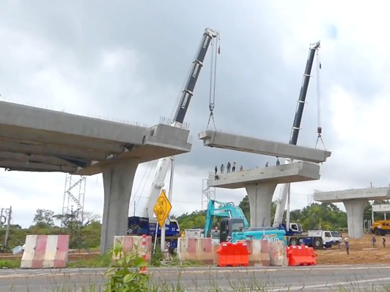 تحسين الوصول بين القرى في بونوروجو عبر بناء جسور جديدة