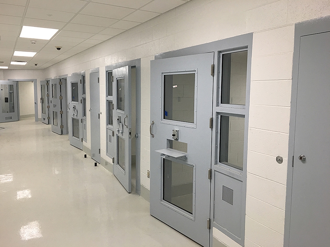 تحسين ظروف السجون: خدمات سكنية جديدة للنزلاء