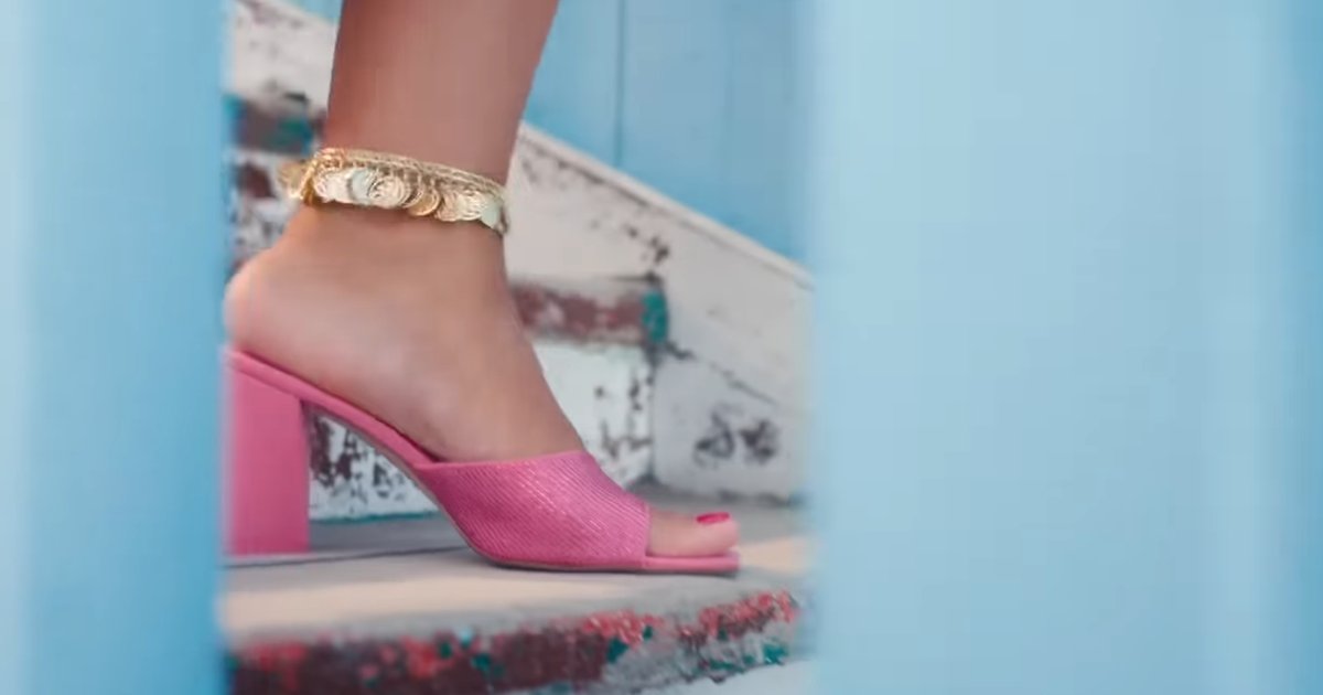 طارق الشناوي يوضح المقارنة بين ياسمين ومي عمر