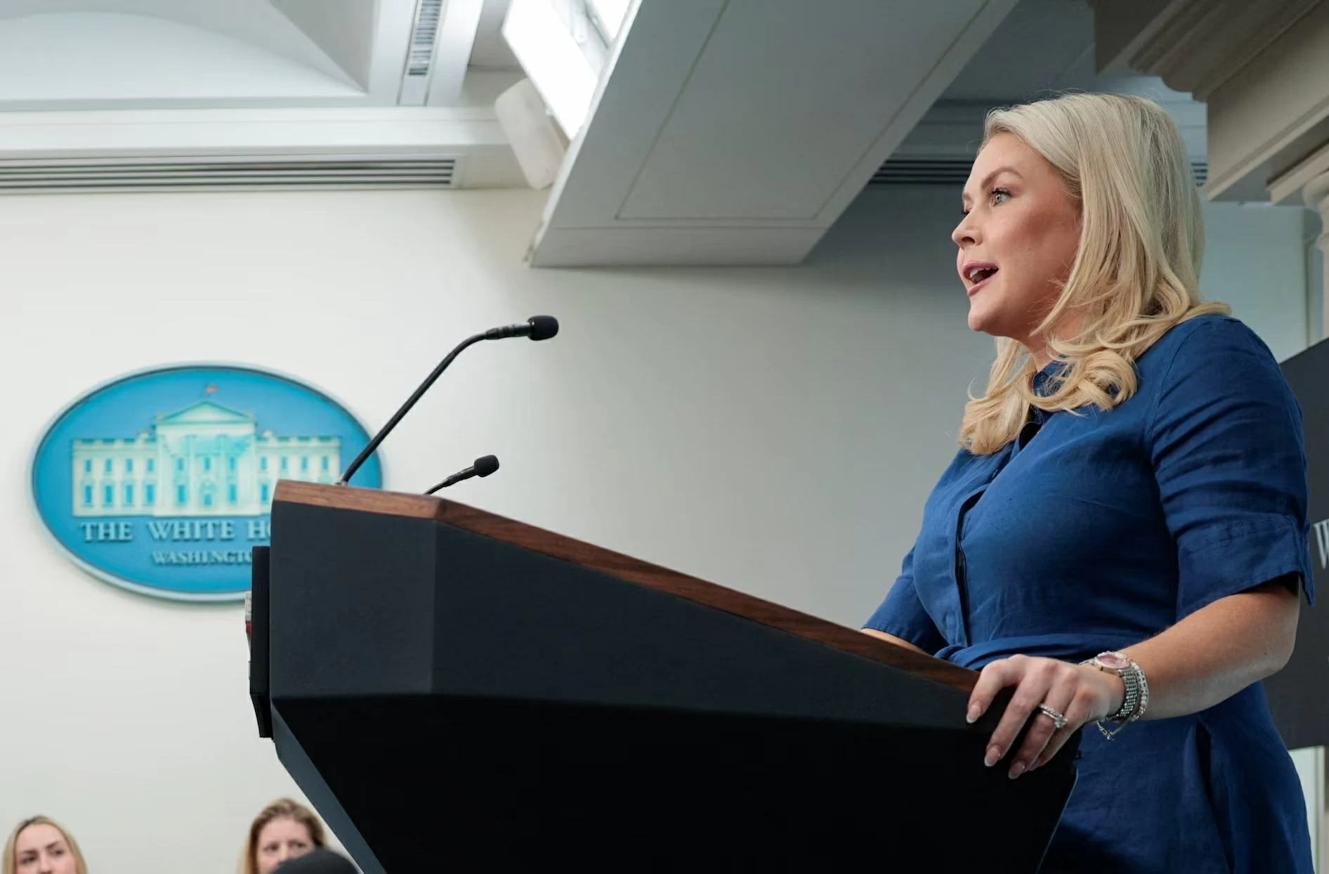 البيت الأبيض يؤكد ثبات خطوط ترمب الحمراء تجاه إيران