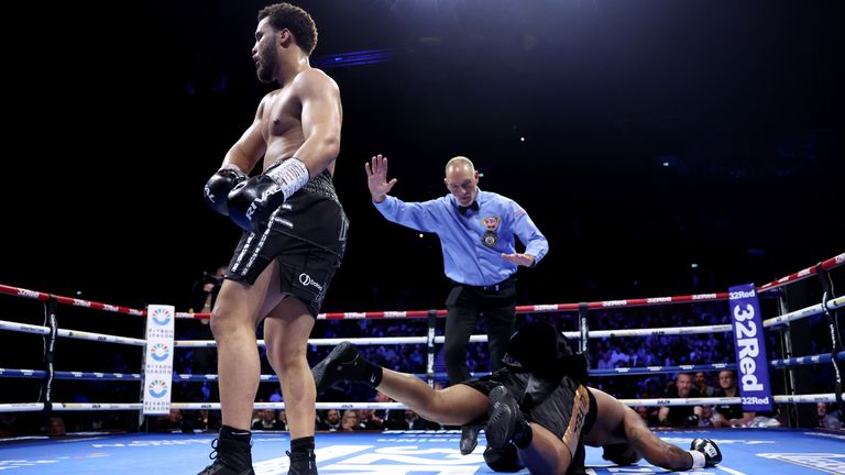 Itauma remporte une victoire éclatante en boxe