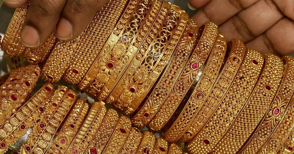 Chute des prix de l'or due à la force du dollar et à l'énergie