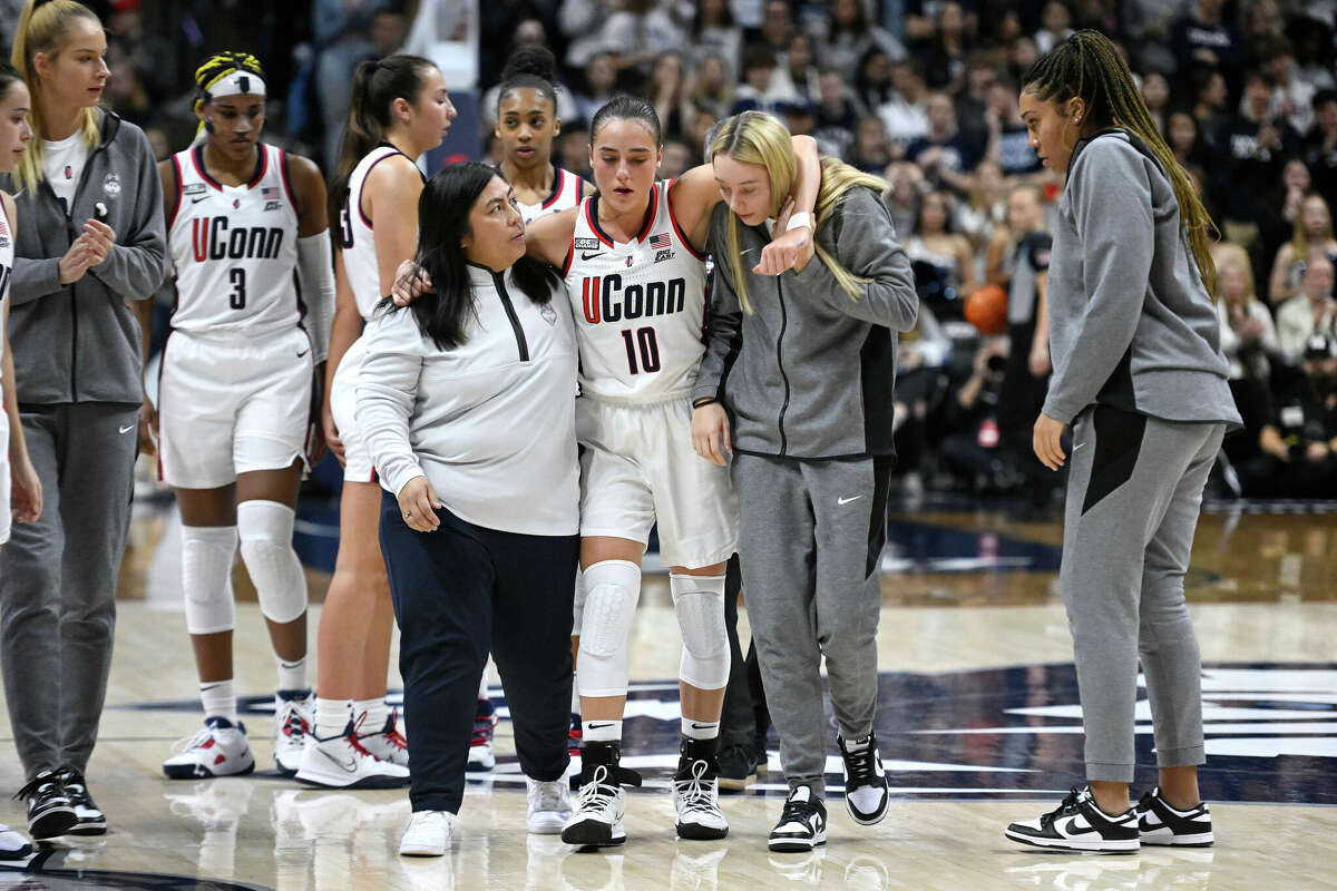 إصابات تؤثر على لاعبي UConn وMichigan قبل النهائي