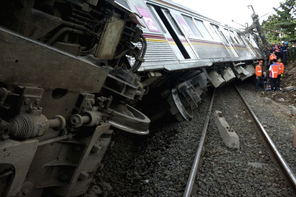 تعطل قطار في إندونيسيا وتأثيره على النقل