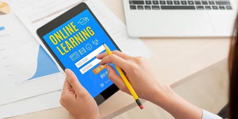 UAE Parents Demand Nursery Fee Reductions Amid Closures