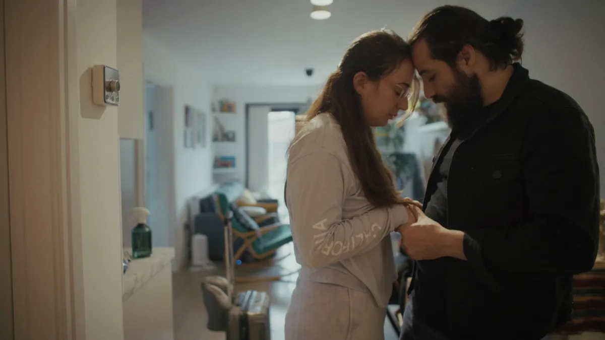 Oiseaux de guerre : amour humain en temps de conflit