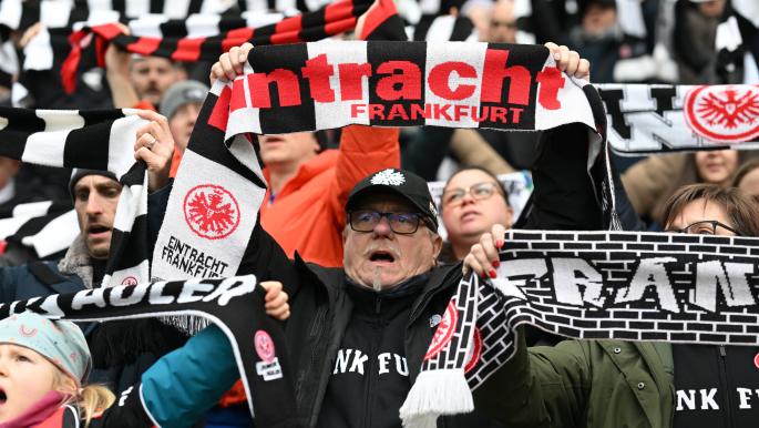 وفاة مشجع آينتراخت فرانكفورت خلال مباراة كولن