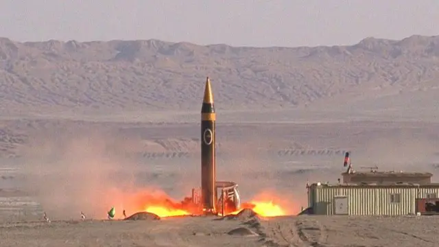 Iran Rules Out War with US and Warns of Hormuz Crossing