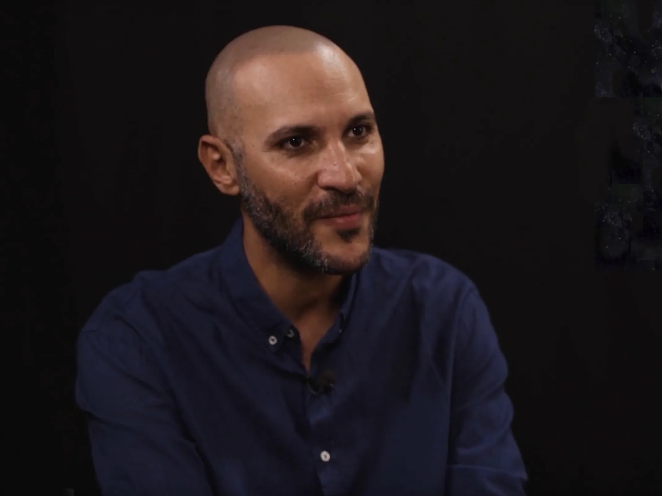 محمد دياب يكشف عن فيلمه الأمريكي "The Note"