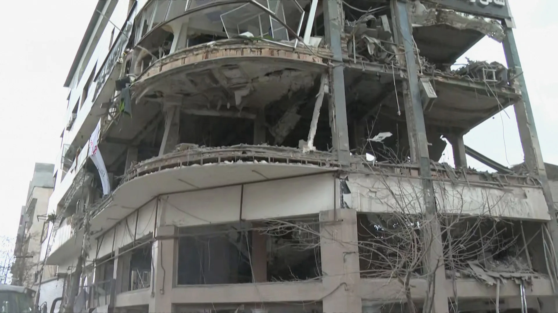 Frappe aérienne détruit un bâtiment à Téhéran